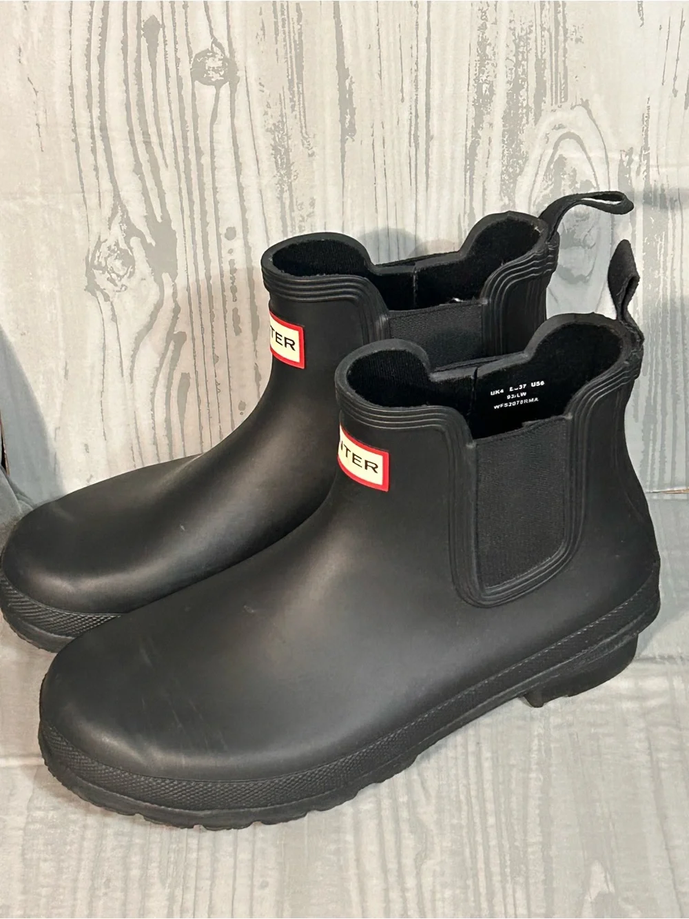 Hunter Matte Black Rubber Chelsea Boot with Logo Patch